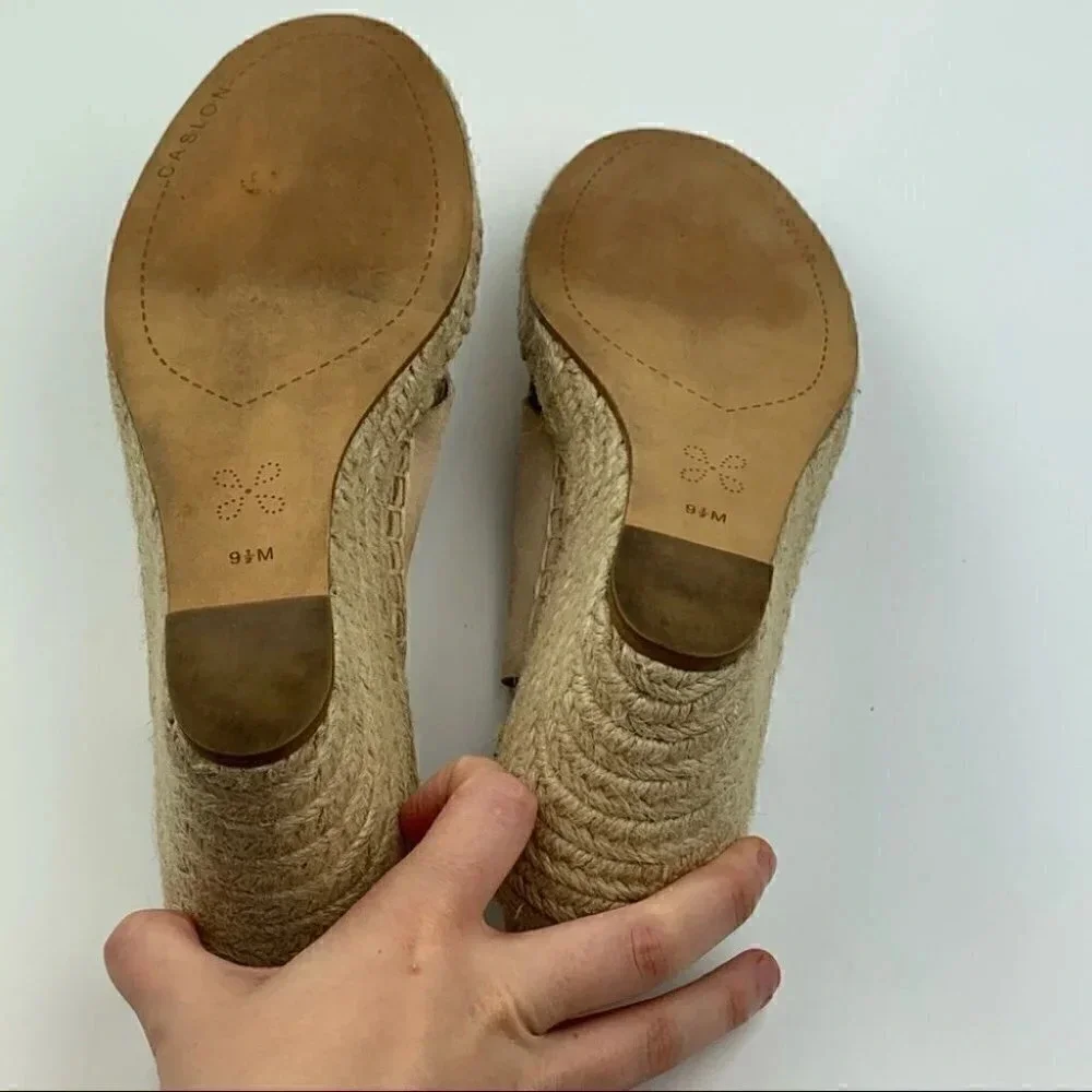 Caslon Espadrilles size 9.5 beige suede wedges